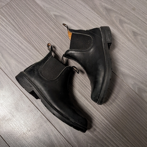 Blundstones - Picture 2 of 3